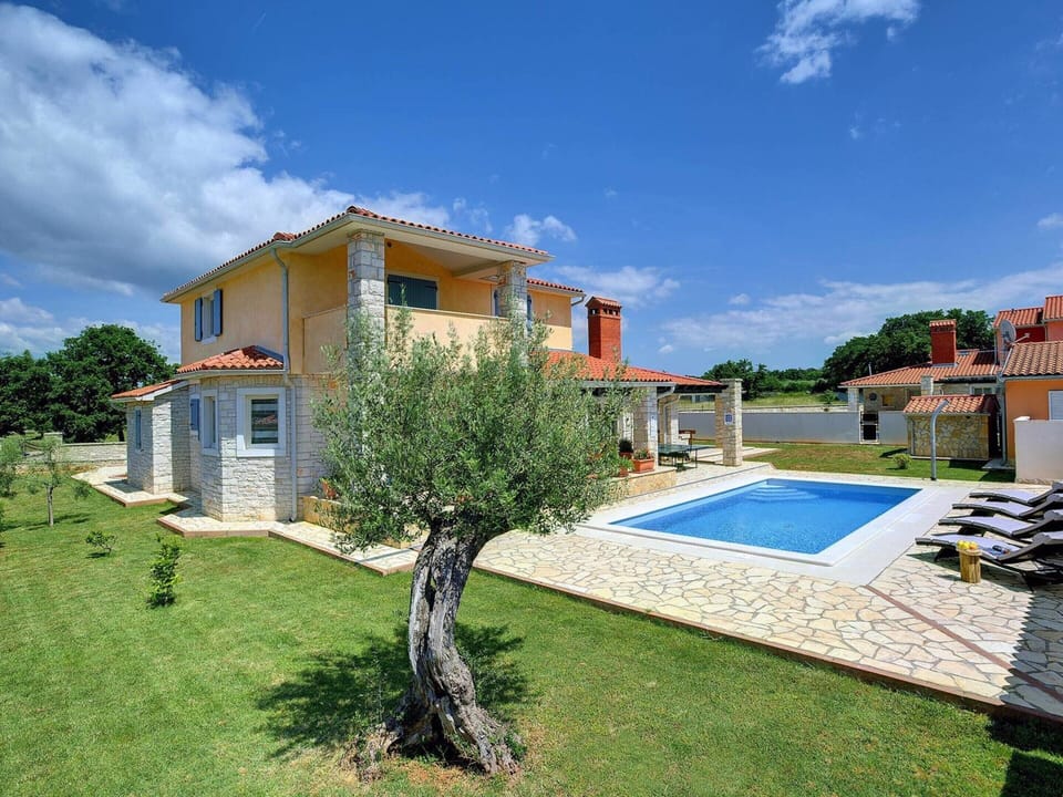 Villa | Exterior