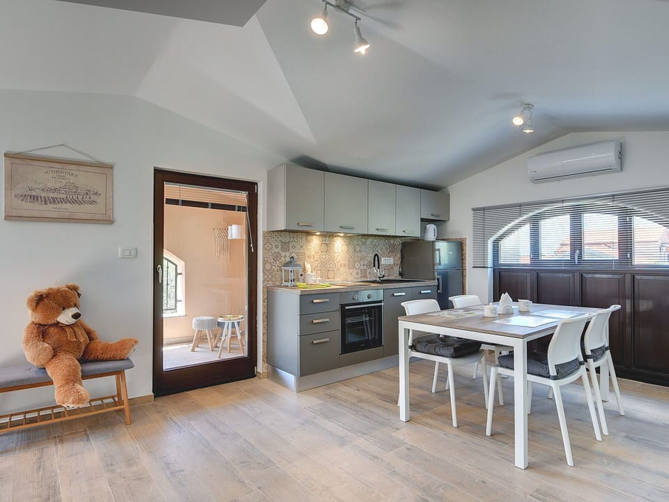 House | Dining