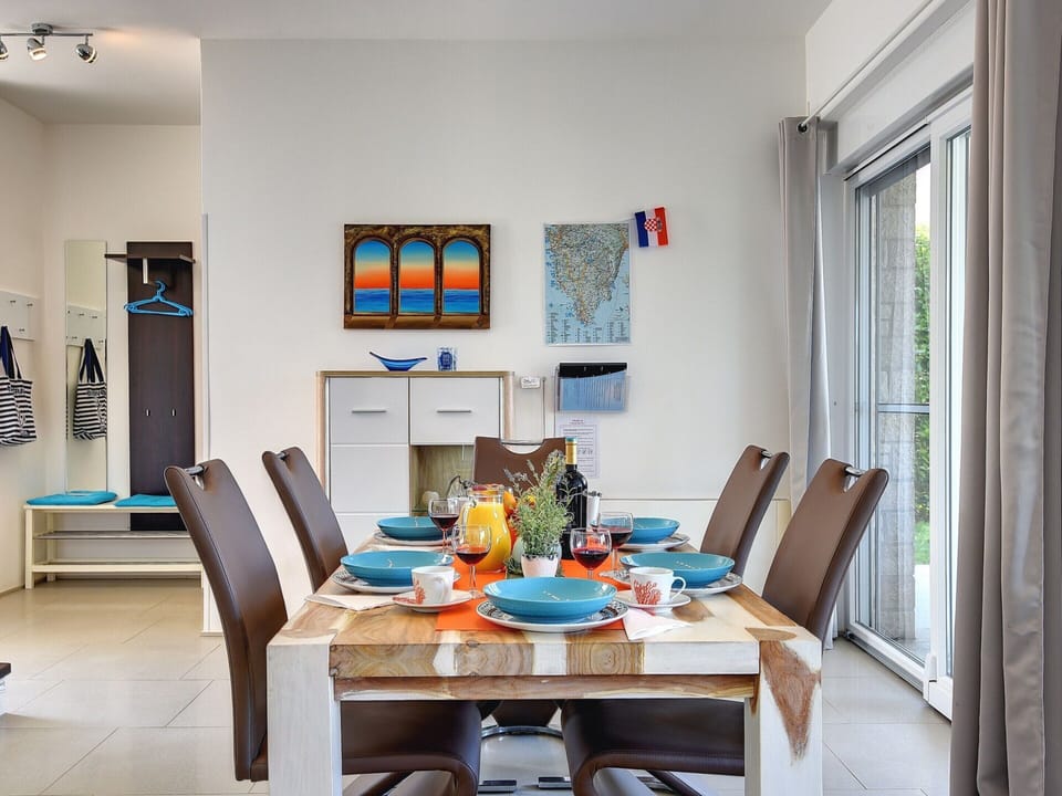 House | Dining