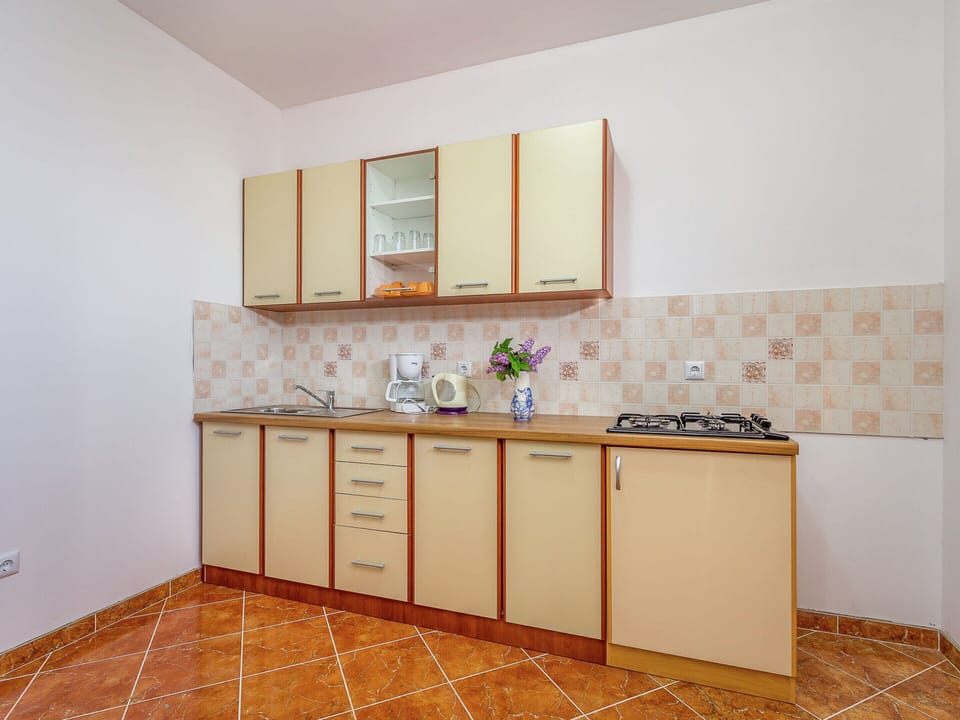 House | Private kitchen | Cookware/dishes/utensils