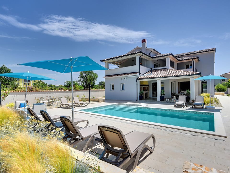 Villa | Pool | Indoor pool, outdoor pool
