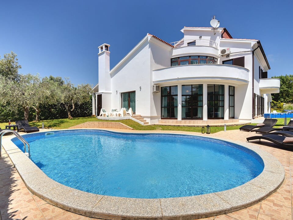 Villa | Exterior