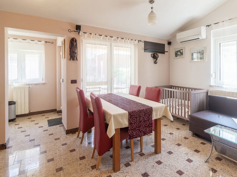 Villa | Dining