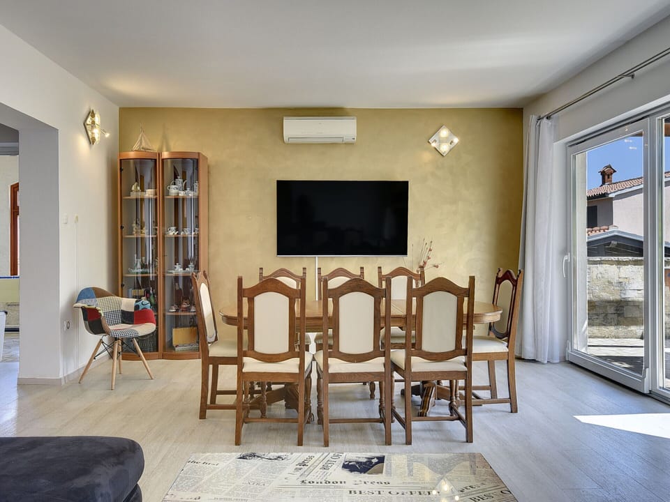 House | Dining