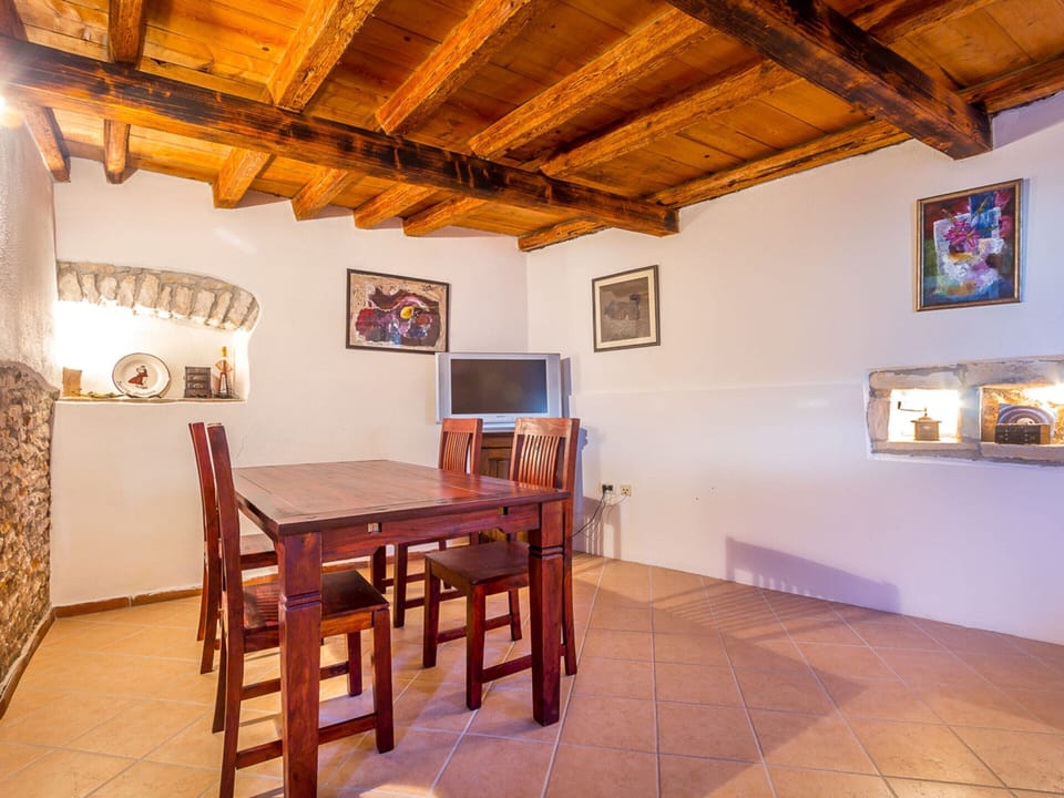 House | Dining