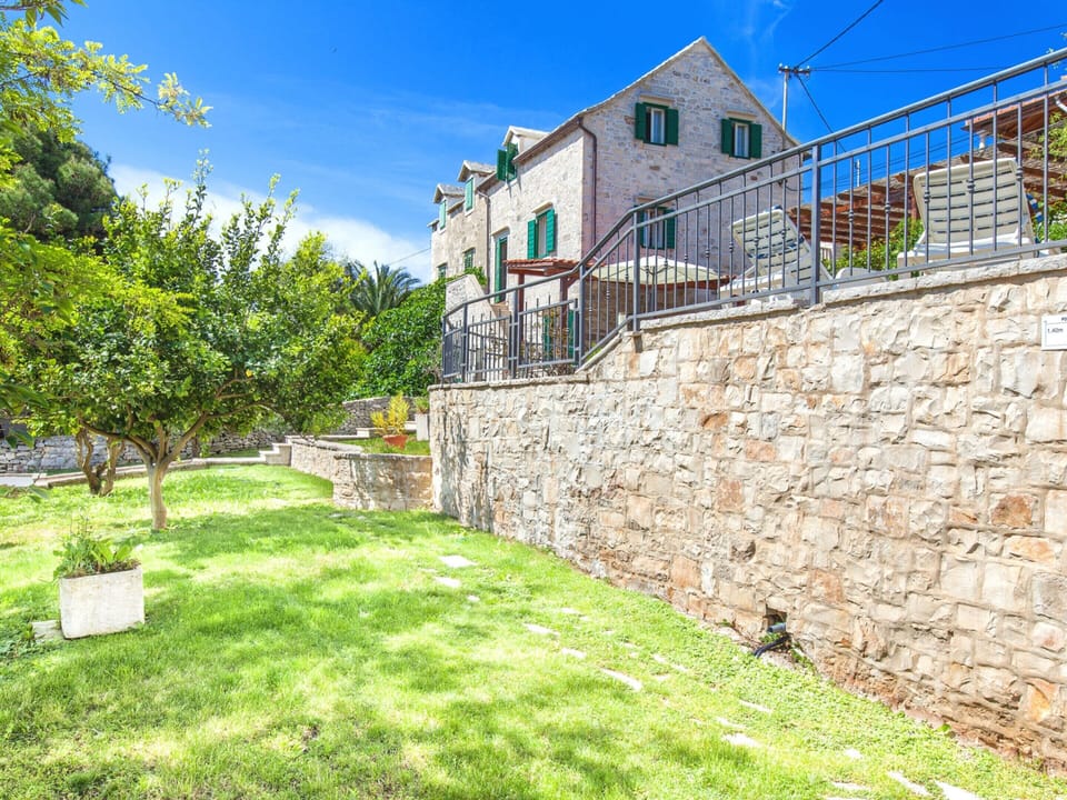 Villa | Exterior