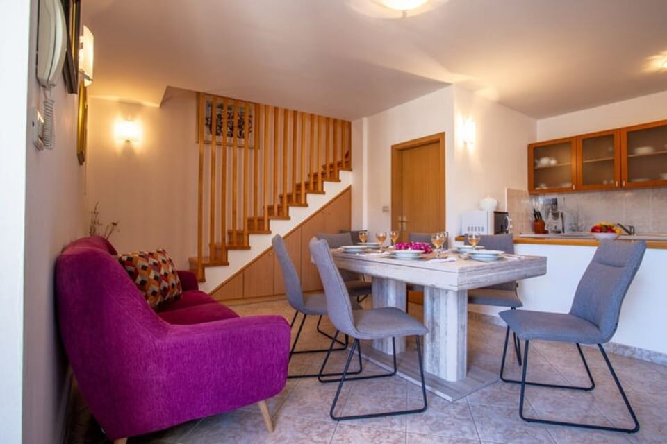 Villa | Dining