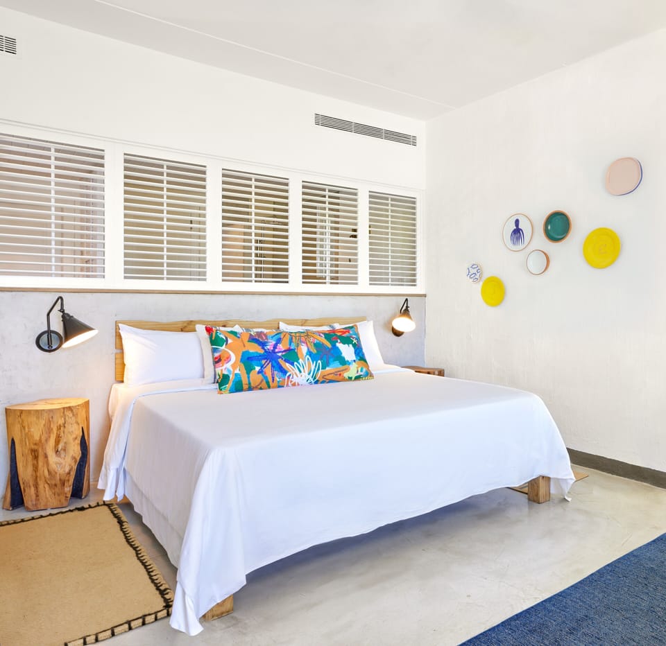 Minibar (some free items), in-room safe, blackout drapes