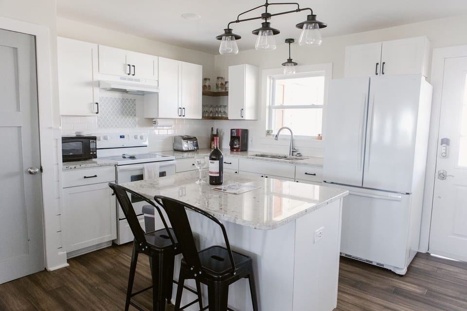 House, 4 Bedrooms | Private kitchen | Coffee/tea maker, fridge, oven, toaster