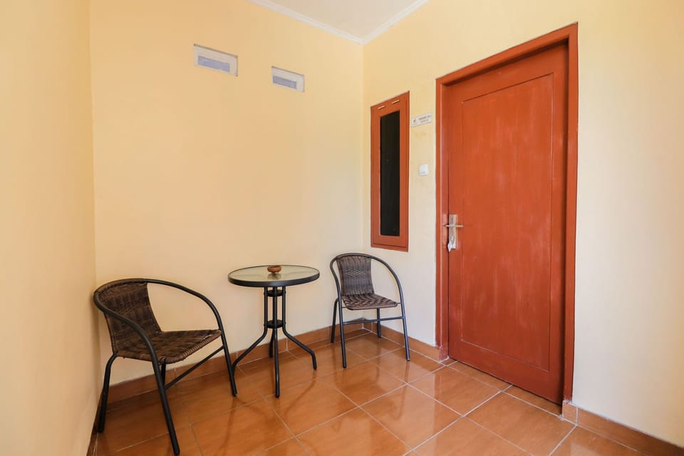 Superior AC Queen Room