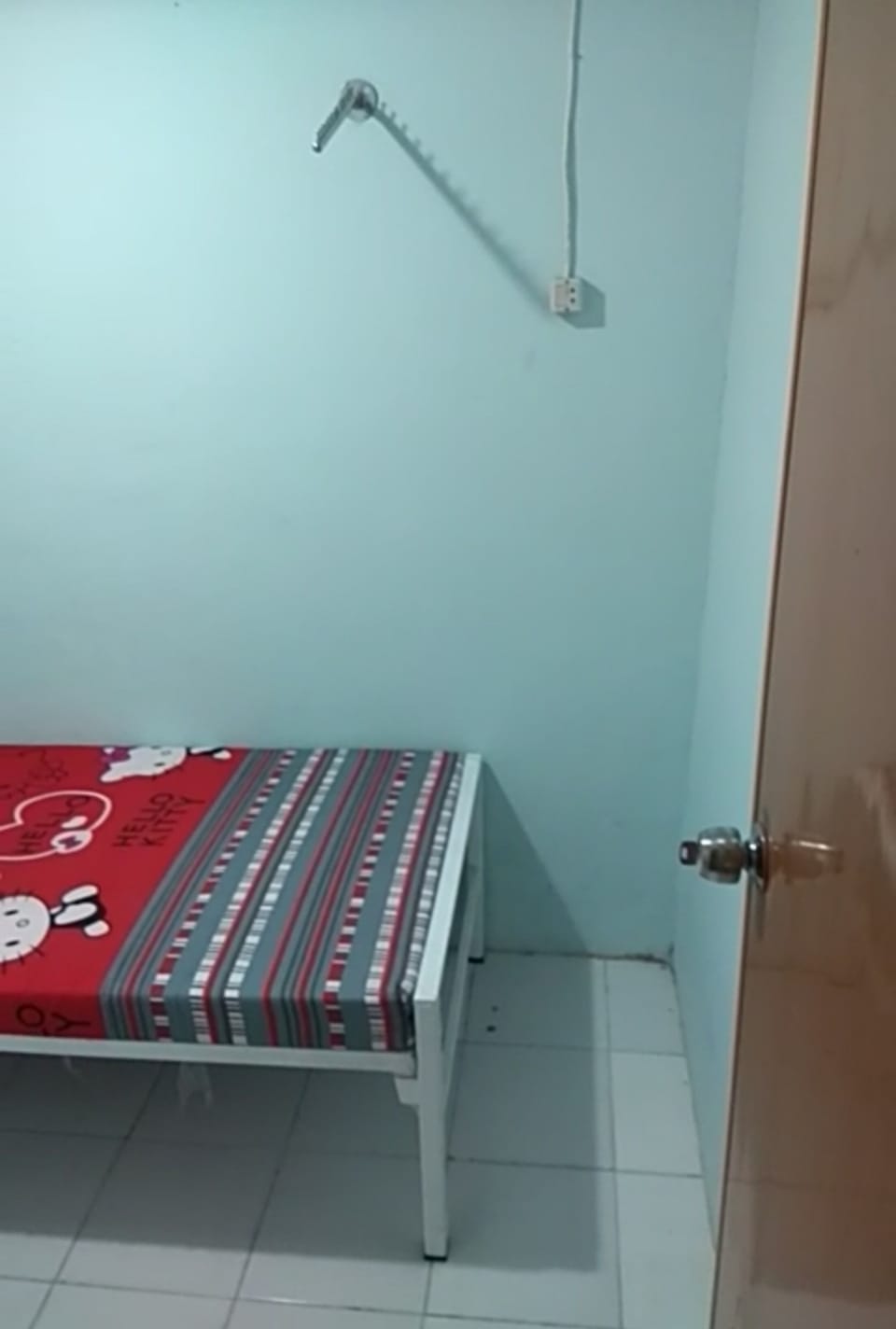 Standard Single Room, Shared Bathroom | Bathroom | Shower, bidet, towels