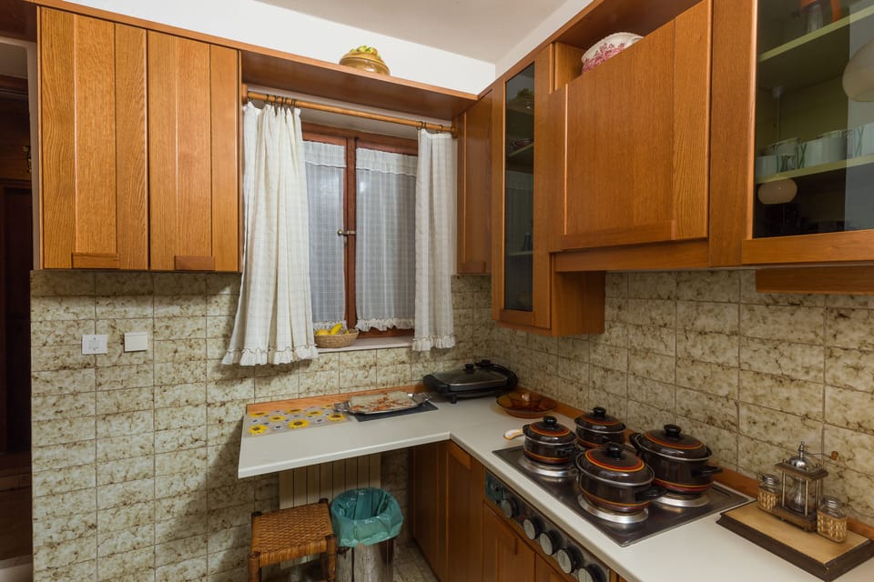 Studio (Studio with Terrace and City View) | Private kitchen | Fridge