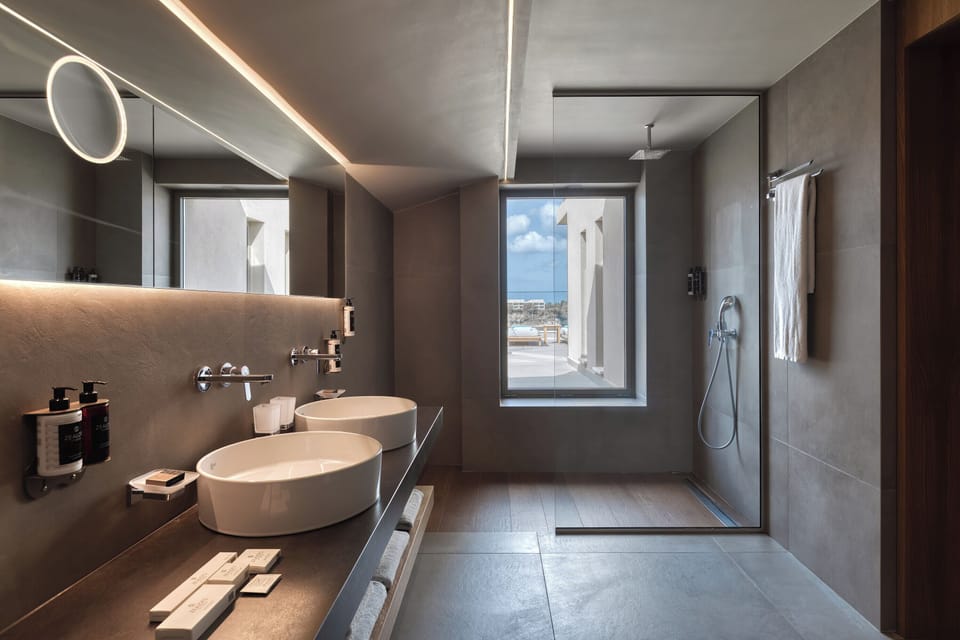 Sapphire Executive Suite with Outdoor Heated Plunge Pool & Hydromassage - Sea View | Bathroom | Shower, rainfall showerhead, hair dryer, bathrobes