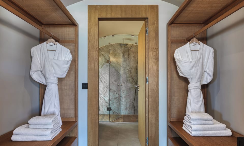 Ruby Executive Suite with Outdoor Heated Plunge Pool & Hydromassage - Sea View | Bathroom | Shower, rainfall showerhead, hair dryer, bathrobes