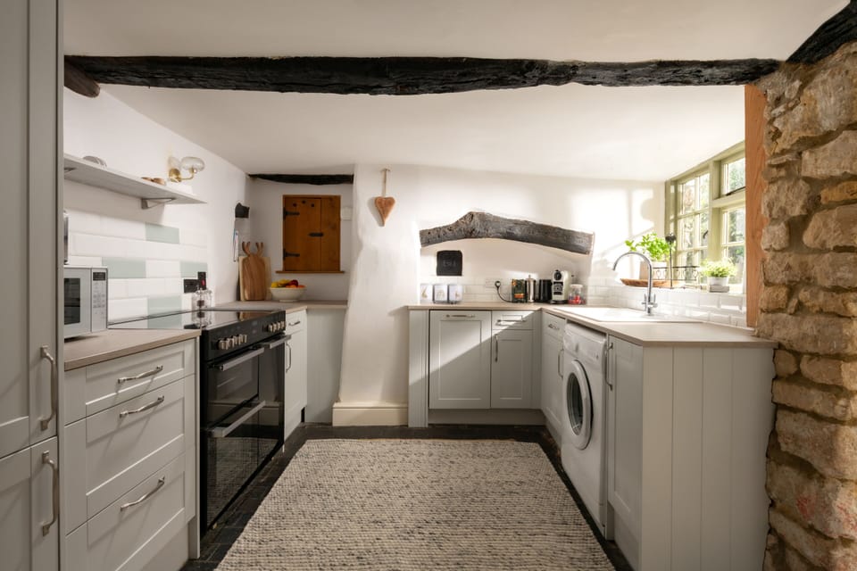 Traditional Cottage, Private Bathroom | Shared kitchen | Highchair