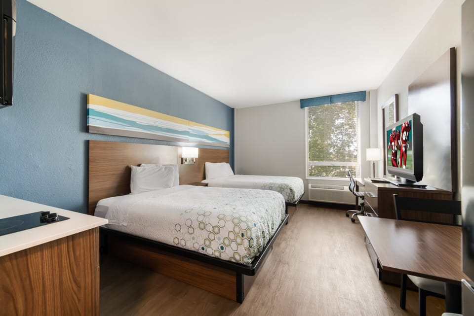 Studio, 2 Double Beds, Non Smoking | Desk, laptop workspace, blackout drapes, free WiFi
