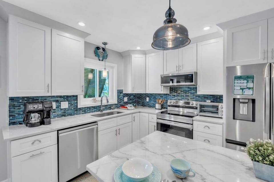 House, 3 Bedrooms | Private kitchen | Coffee/tea maker, dining table