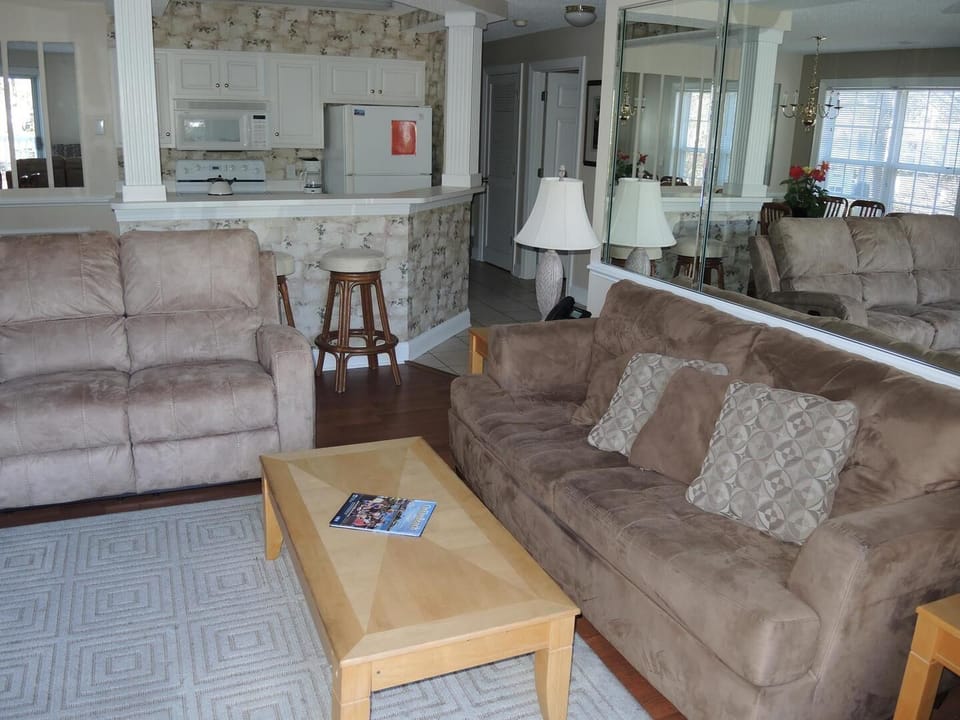 Villa, 2 Bedrooms | Living room | TV