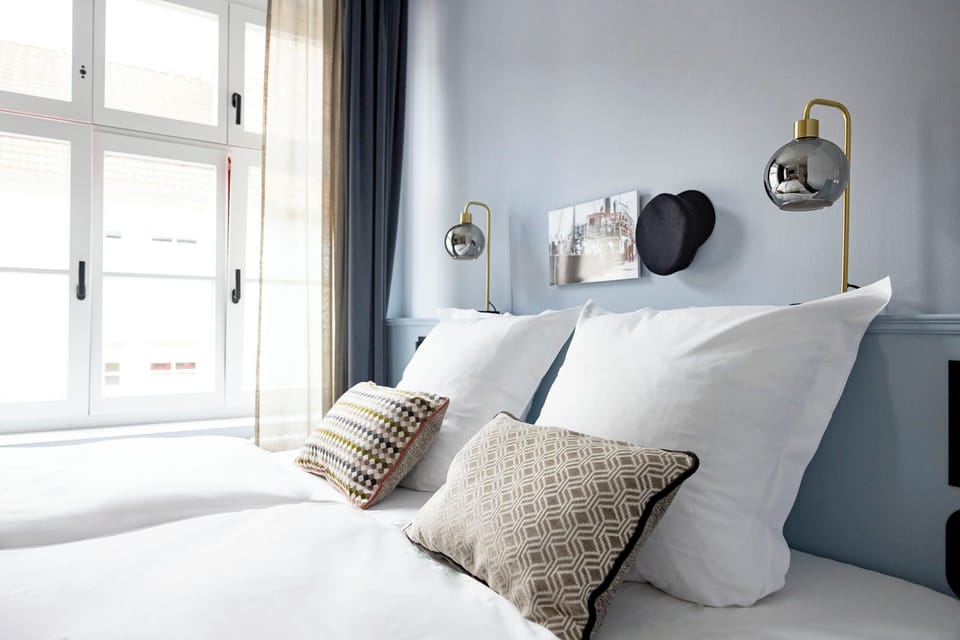 Iron/ironing board, free WiFi, bed sheets