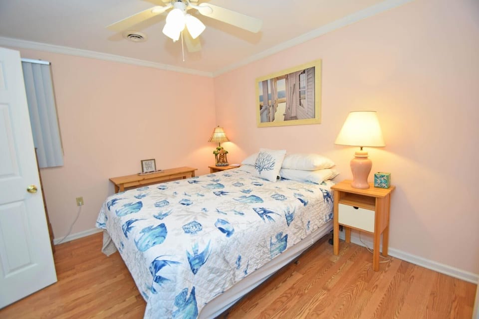 Condo, 2 Bedrooms | 2 bedrooms, iron/ironing board, WiFi (free)