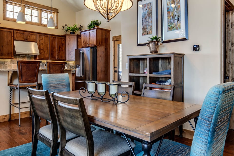 Townhome, 3 Bedrooms | Private kitchen | Fridge, microwave, oven, coffee/tea maker