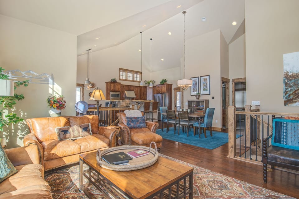 Townhome, 3 Bedrooms | Living area | Flat-screen TV