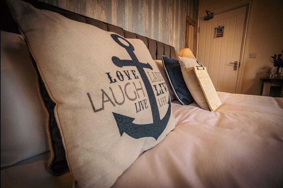 Double or Twin Room (Bae Treardurr) | Individually decorated, individually furnished, laptop workspace