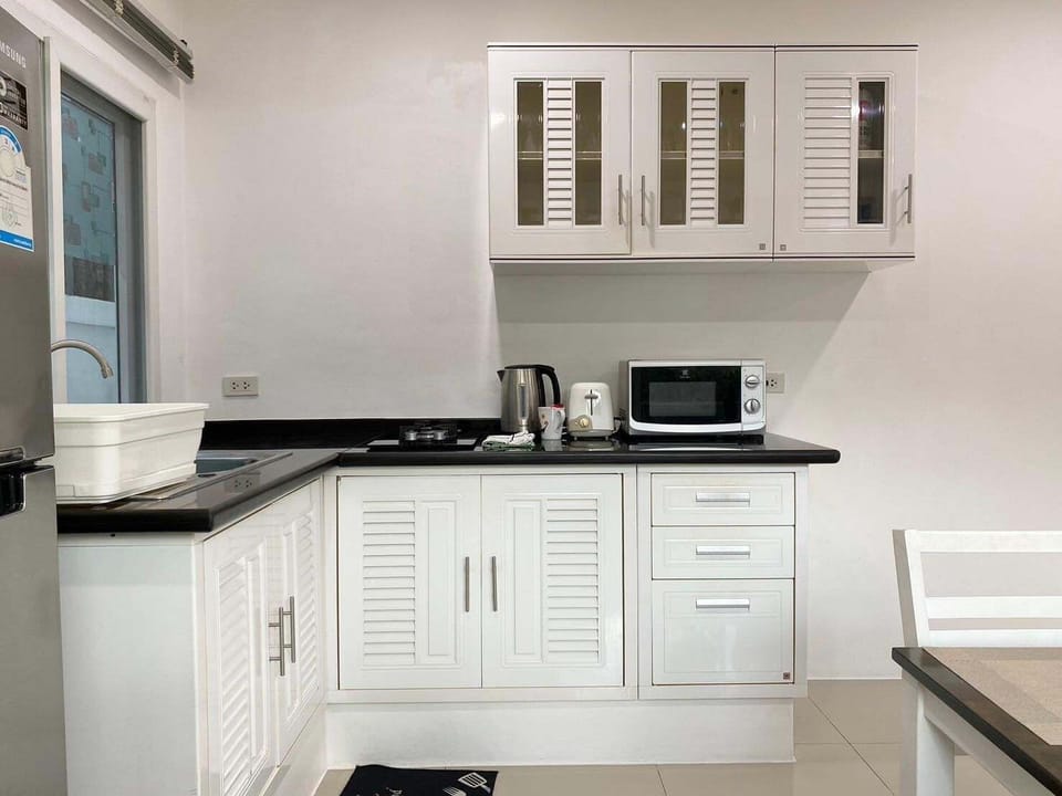 Family Villa, 2 Bedrooms, Non Smoking, Private Pool | Microwave