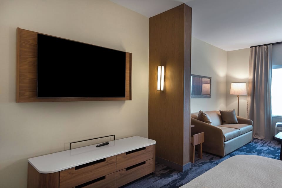 60-inch Smart TV with cable channels, TV, Netflix