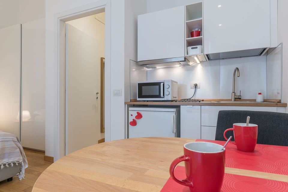 Apartment, 5 Bedrooms (Bilo) | In-room dining