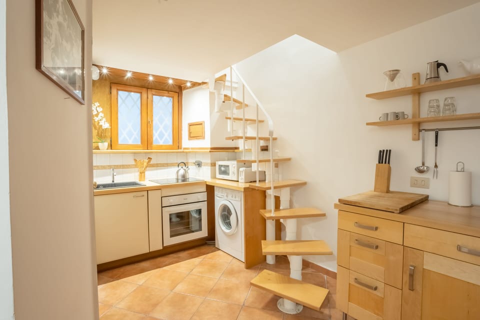Apartment, 1 Bedroom | Private kitchen | Coffee/tea maker, fridge, microwave, oven