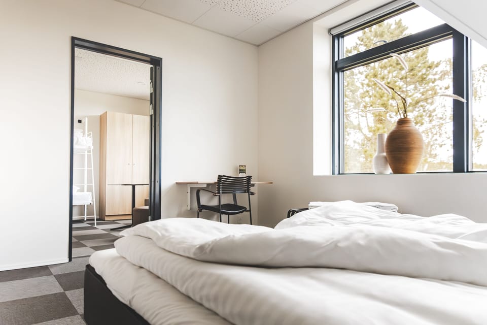 Deluxe Room | Individually decorated, desk, soundproofing, cribs/infant beds