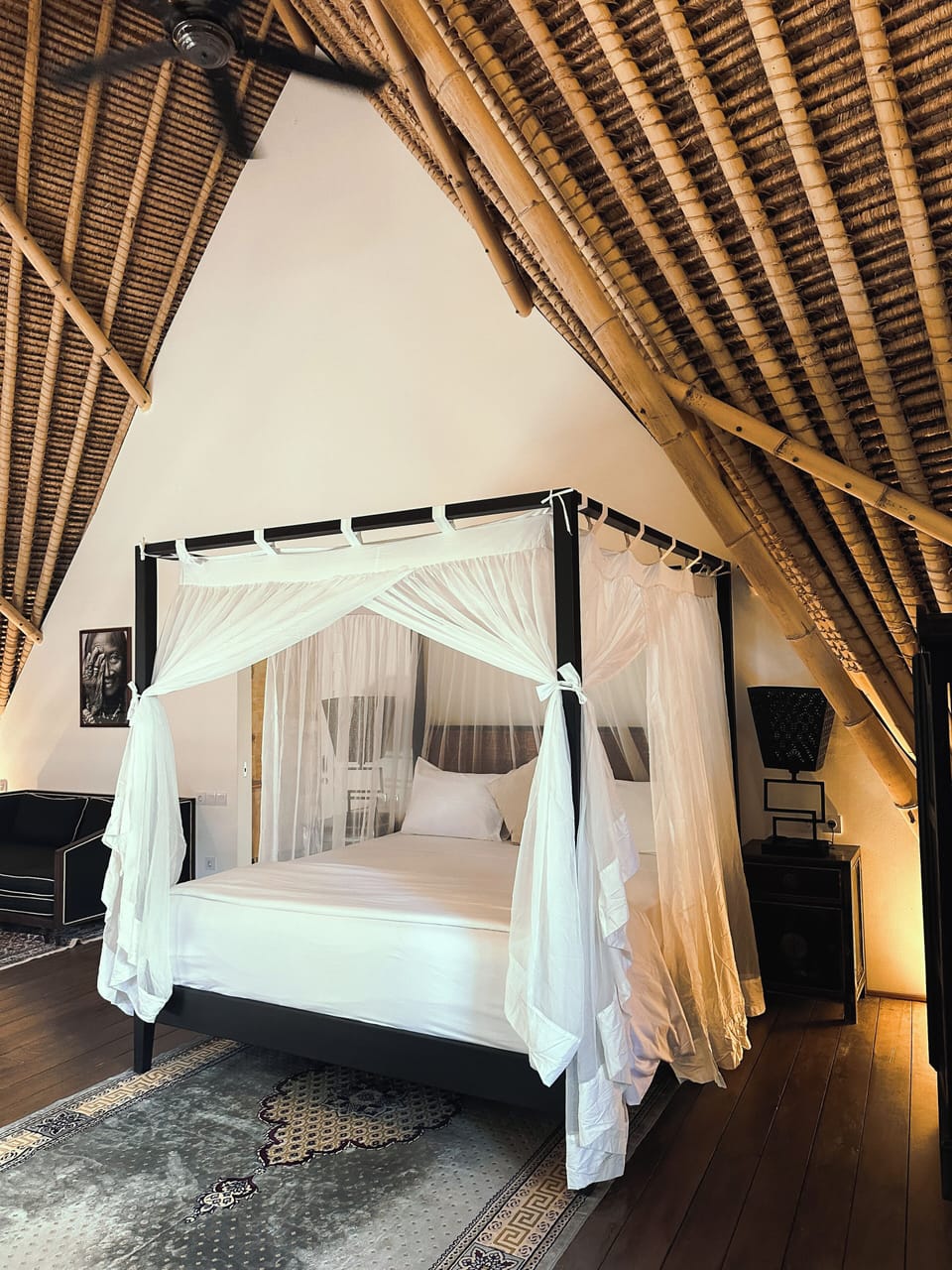 Junior Suite, 1 King Bed with Sofa bed, Courtyard View | Bed sheets