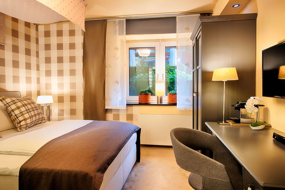 Standard Double Room | In-room safe, desk, free WiFi