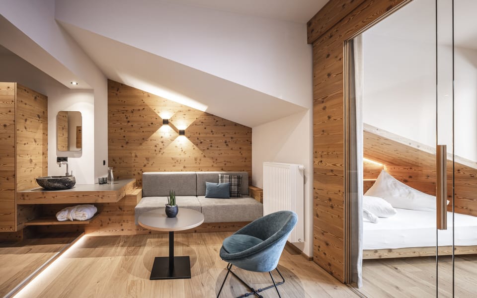 Junior Suite | Living area | TV