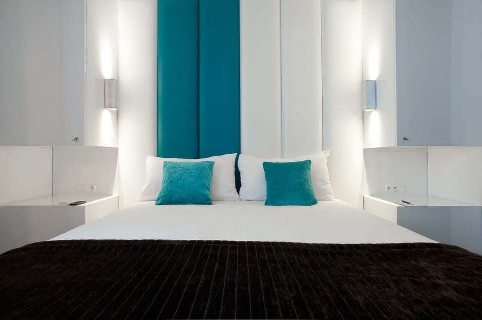 In-room safe, desk, iron/ironing board, free WiFi