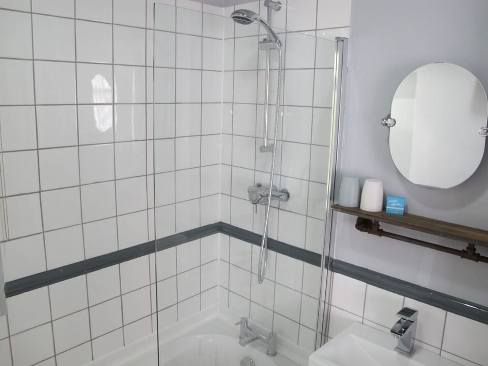 Stone's Throw Guesthouse Bed and Breakfast in Weymouth
