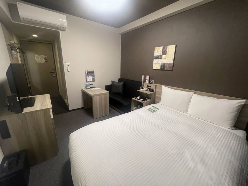 Superior Small Double Room, Non Smoking | Desk, free WiFi, bed sheets