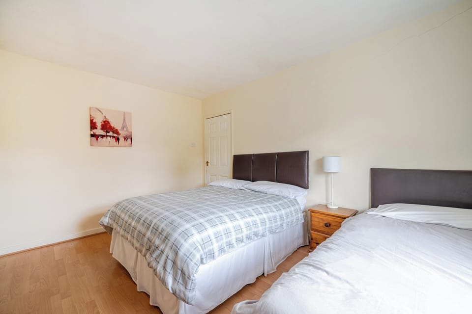 3 bedrooms, iron/ironing board, free WiFi, bed sheets