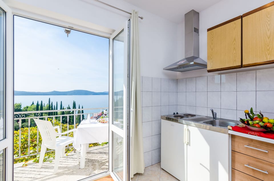 Private kitchenette