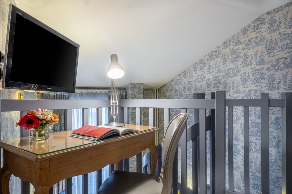 Deluxe Triple Room | Premium bedding, minibar, in-room safe, desk