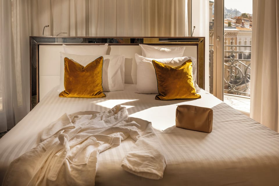 Suite | Premium bedding, Select Comfort beds, minibar, in-room safe