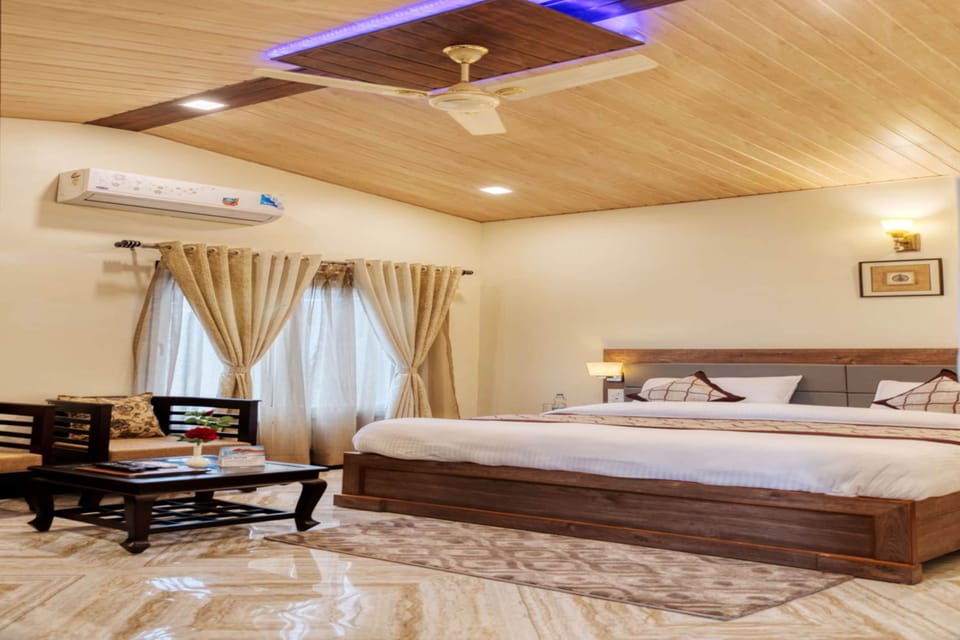 Deluxe Double Room | Premium bedding, bed sheets