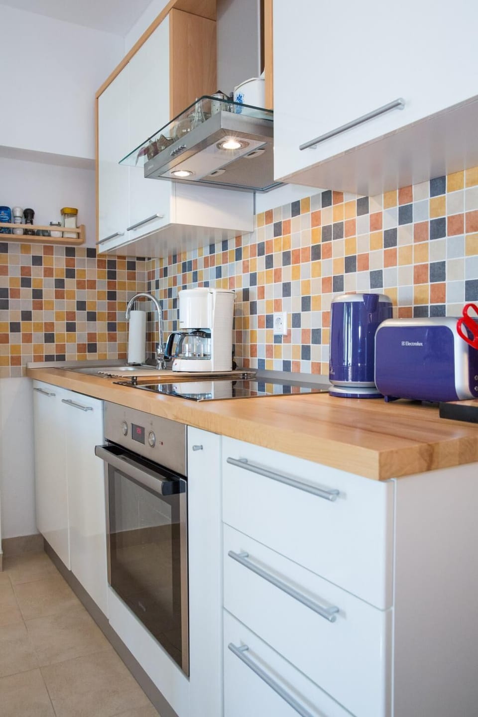 Apartment (Triplex Two Bedroom Apartment) | Private kitchen | Fridge, microwave, stovetop, dishwasher