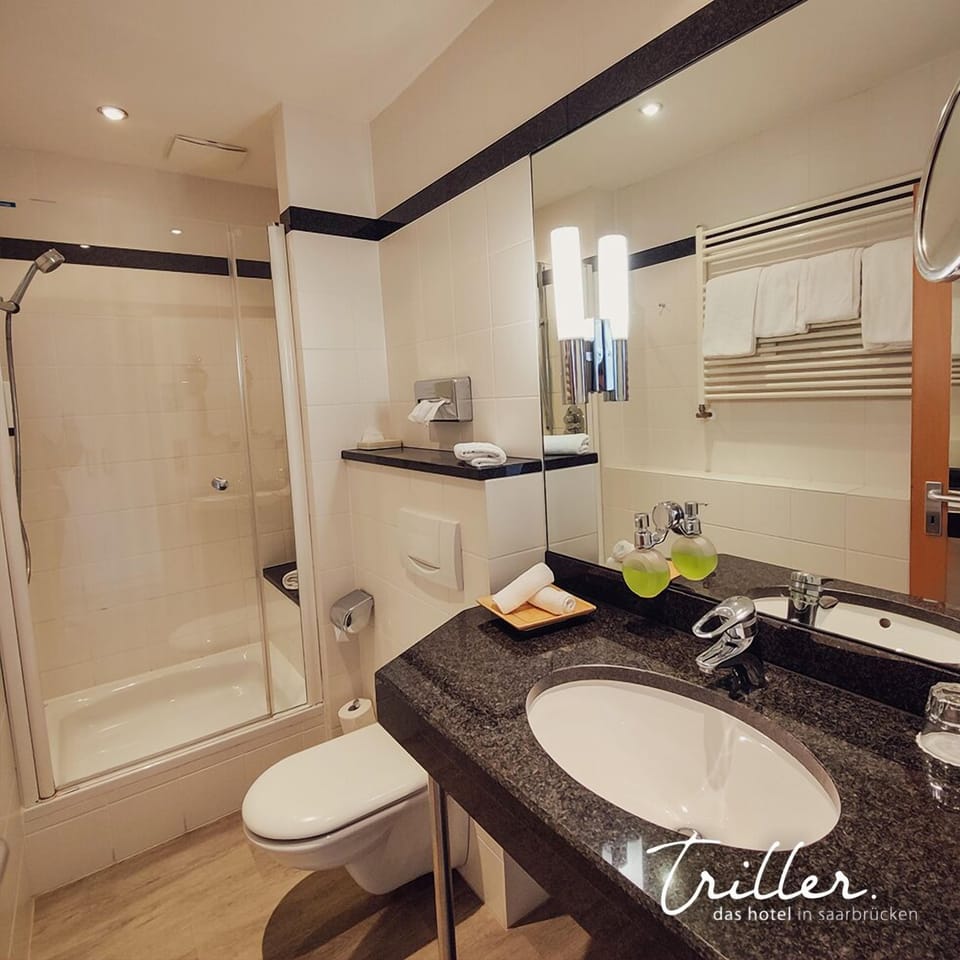 Panoramic Double Room | Bathroom | Shower, hair dryer, towels, soap