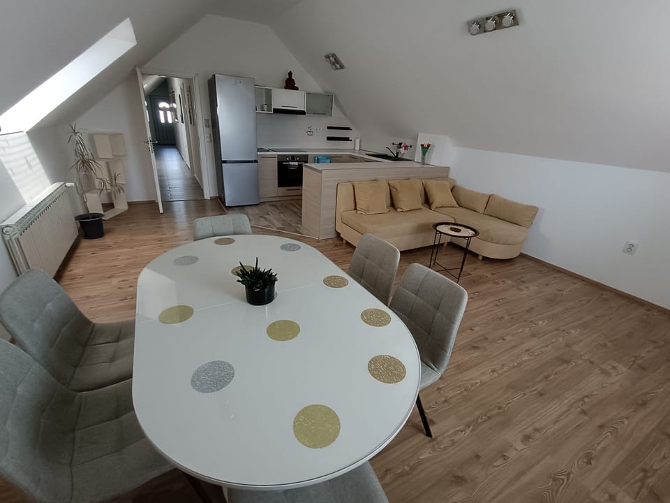 Apartment, Courtyard View | Premium bedding, desk, blackout drapes, soundproofing