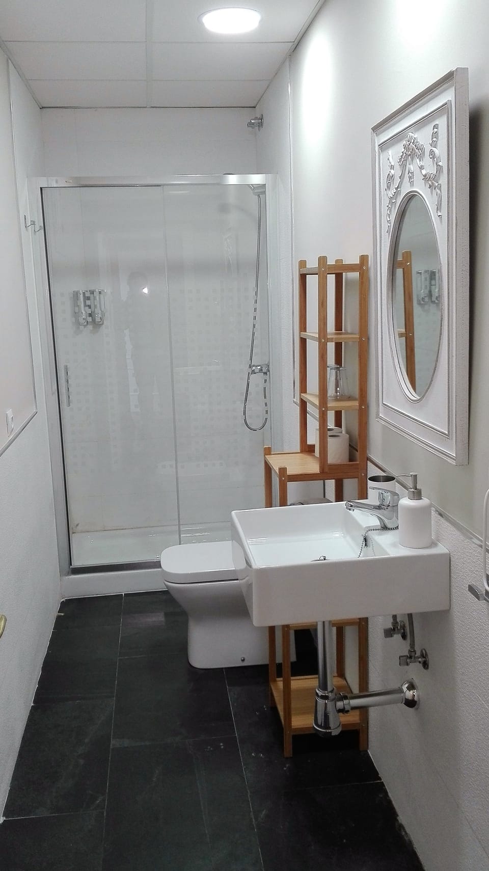 Standard Double Room | Bathroom | Hair dryer, towels