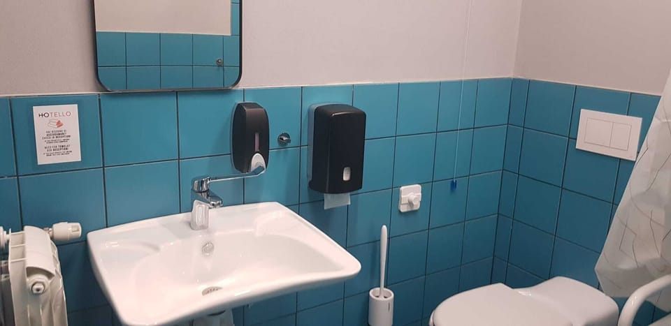 Economy Double or Twin Room, Accessible | Bathroom | Shower