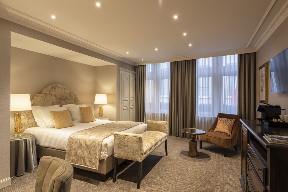 Premium Room | Hypo-allergenic bedding, pillowtop beds, in-room safe