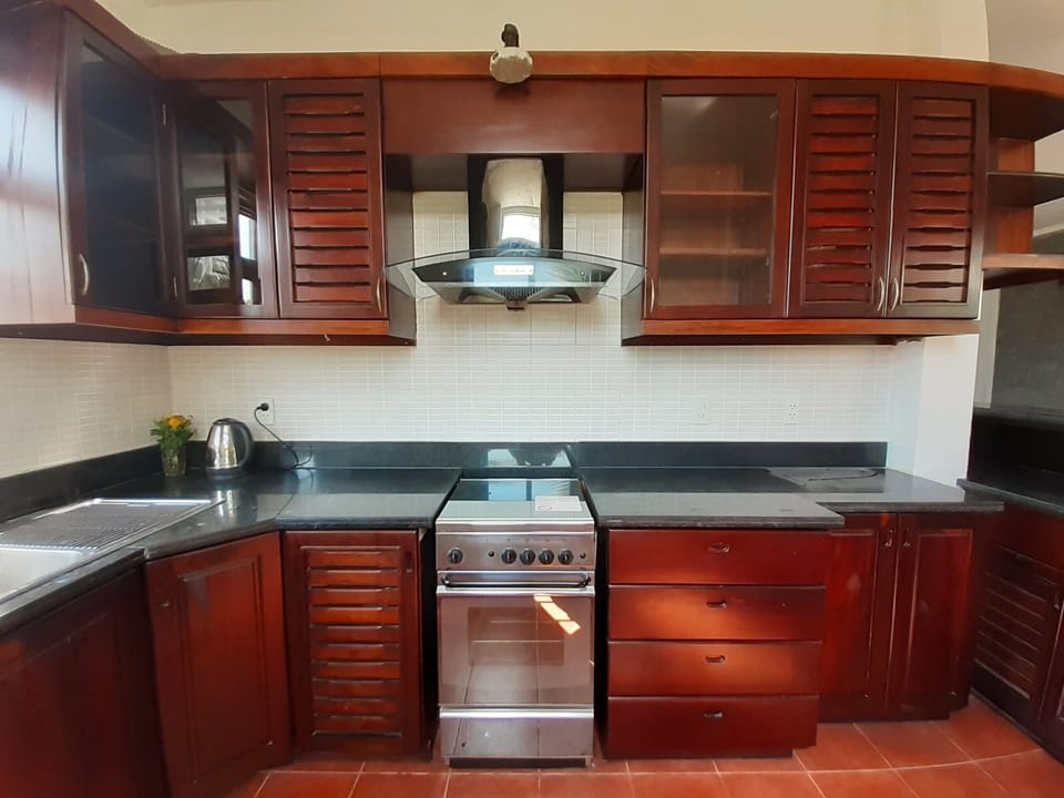 Sun Villa | Private kitchenette | Fridge, microwave, oven, stovetop
